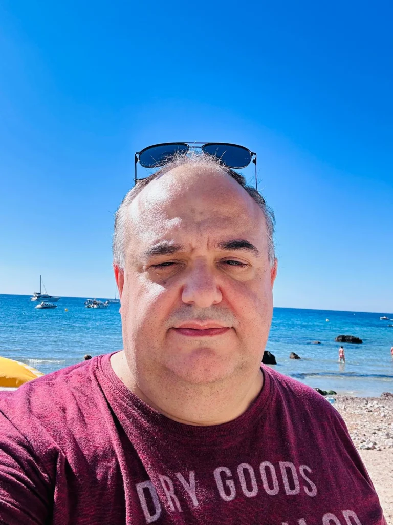 Retrato del jefe de programación de Kalahana